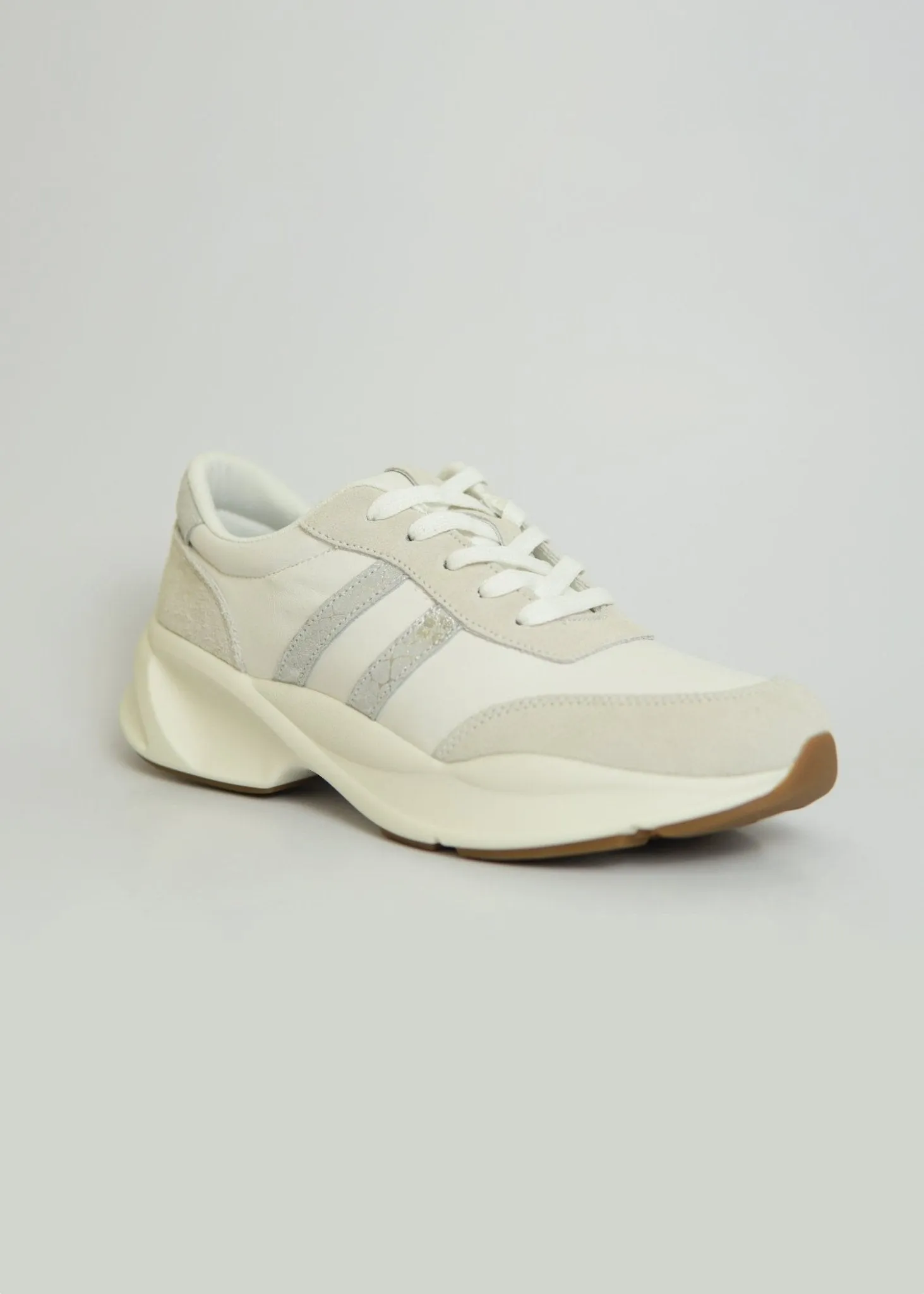 Nori Sneaker In White And Silver