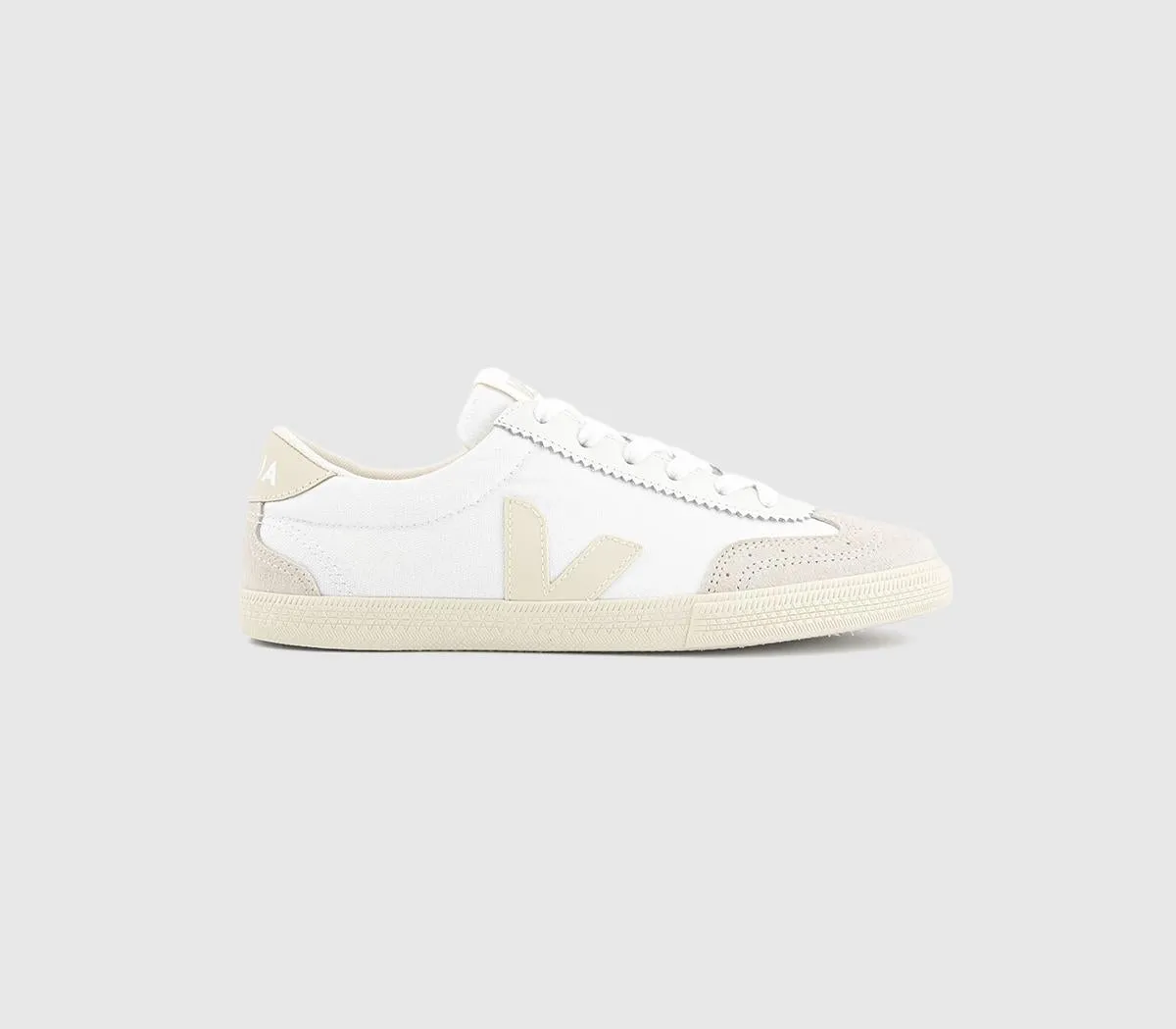 Veja Volley White Pierre F Uk Size 6
