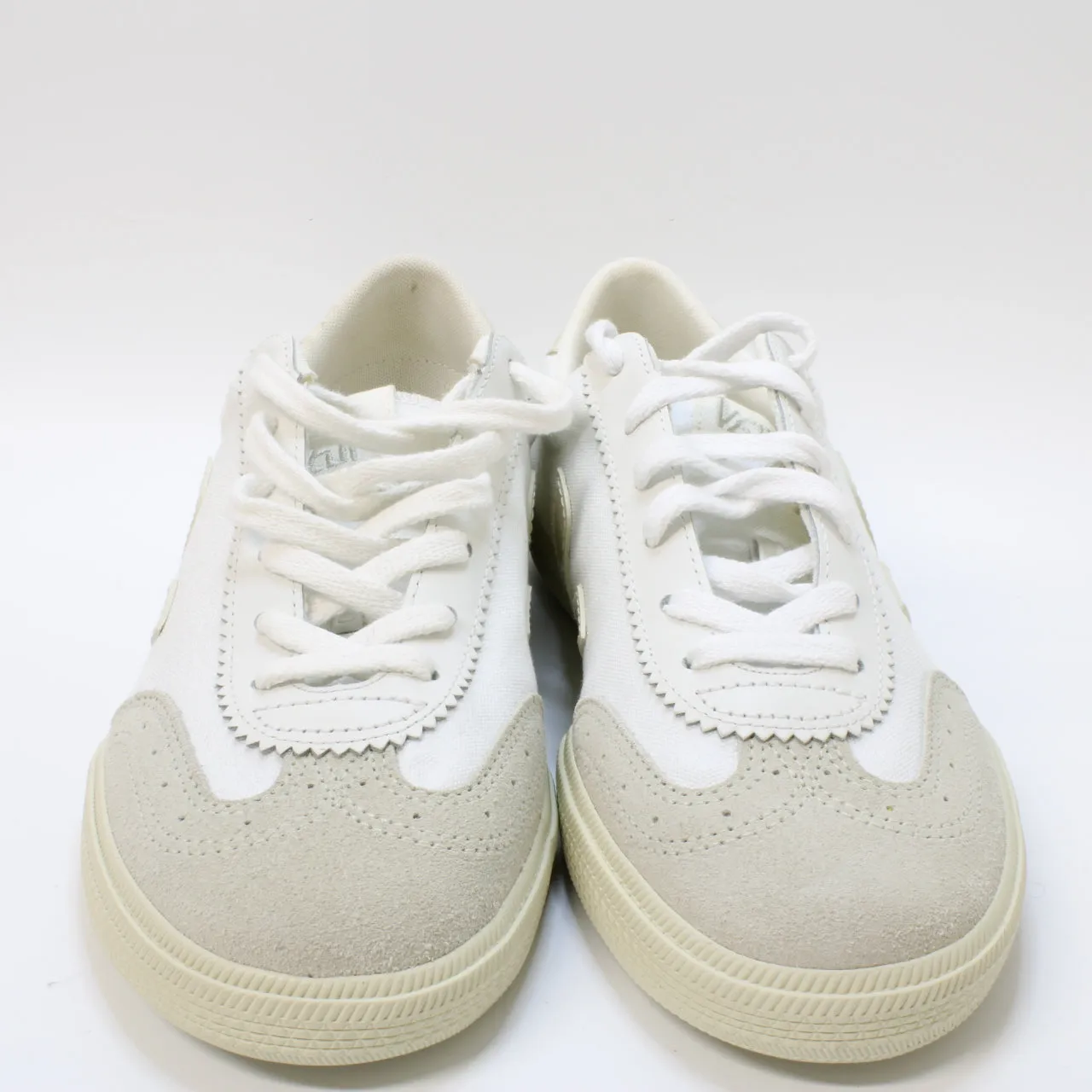 Veja Volley White Pierre F Uk Size 6